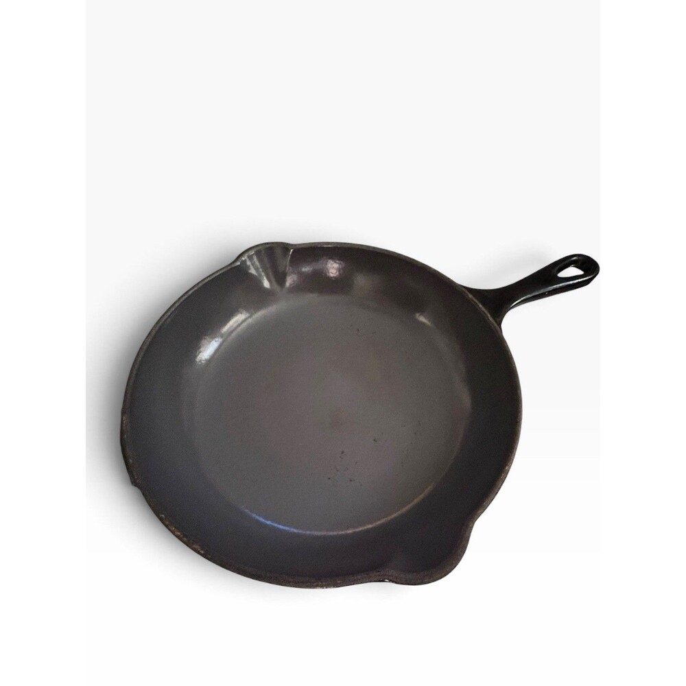 Le Creuset BLACK # 23 Skillet Fry Pan Enameled Cast Iron Double Spout 9”